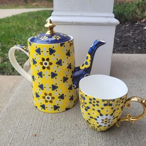 T2 tea teapot and tea mug